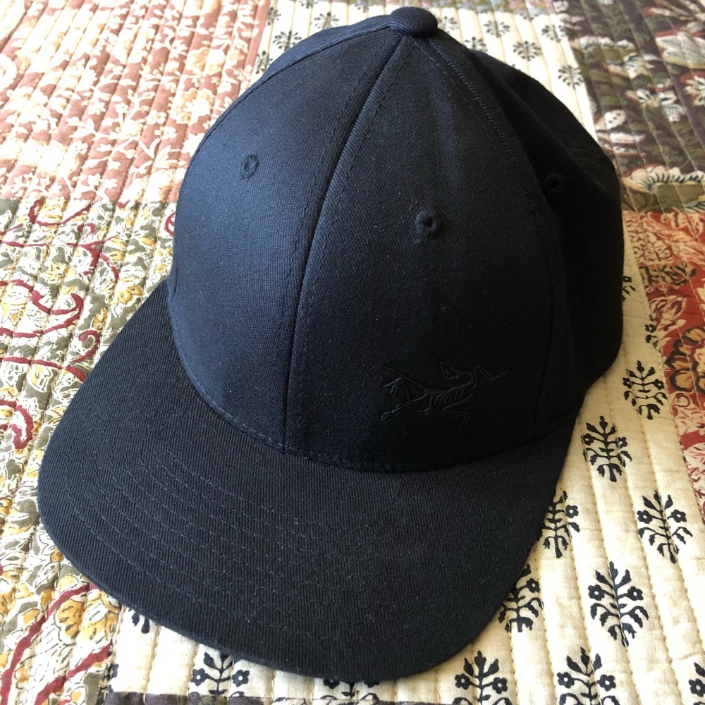 🧢 Arc’teryx Flexfit hat 🧢